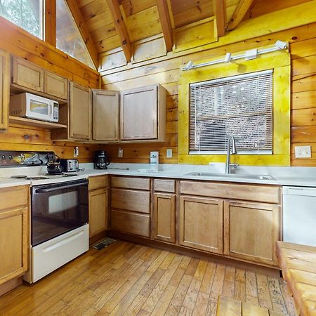 Sugar Bear Cabin Sevierville Bagian luar foto